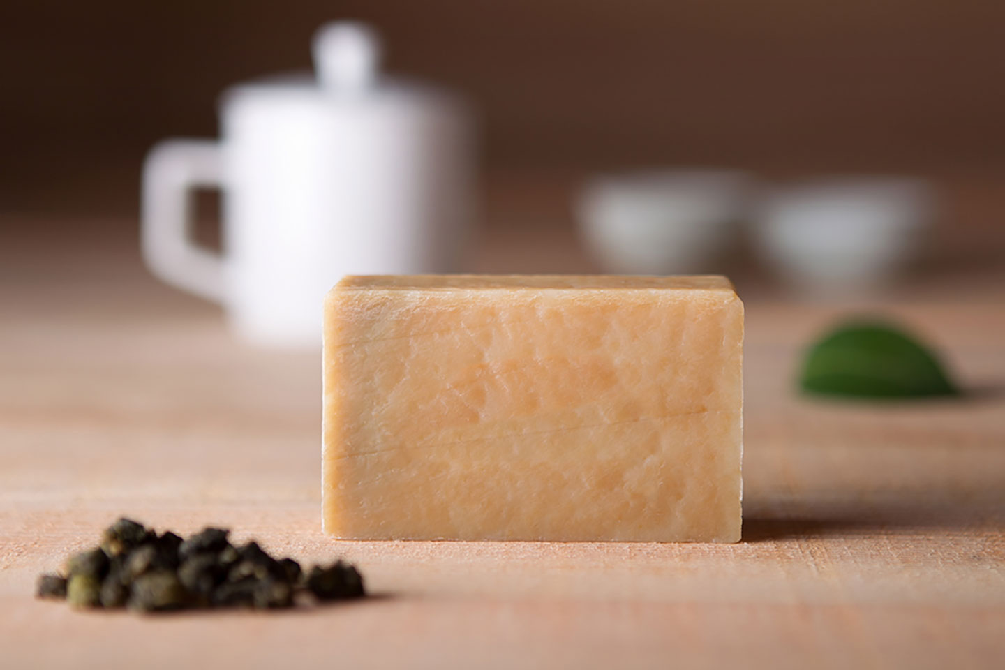 美妝與手工皂品牌攝影|台北推薦攝影公司|photo2.5D photo2.5D 攝影團隊專注品牌形象、美妝與手工皂產品攝影,以設計思維打造高質感影像。身為大台北地區推薦的專業攝影公司,我們以光線與美學呈現品牌故事,讓作品展現專業與魅力。 商業攝影報價,手工皂,高,竹碳,soap,body care,產品,商業,攝影